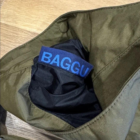 BAGGU Small Nylon Sling Bag - Picture 6 of 8